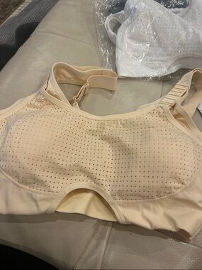 Powerful Custom-Lift Support Bra - White (1) Beige(1) Black(1)